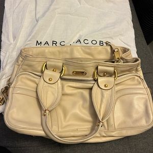 COPY - Fabulously soft leather handbag.